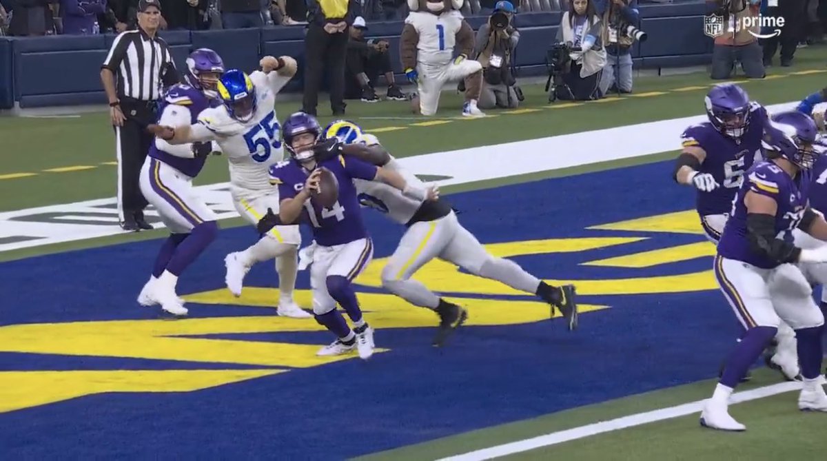 Should penalties under the 2 minute warning be reviewable? 🤔

Clear facemask on Sam Darnold