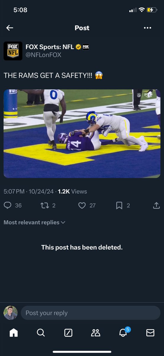 LogeStevens's tweet photo. Not @NFLonFOX deleting their post after seeing the face mask 😭 https://t.co/SVz9mMQBJv