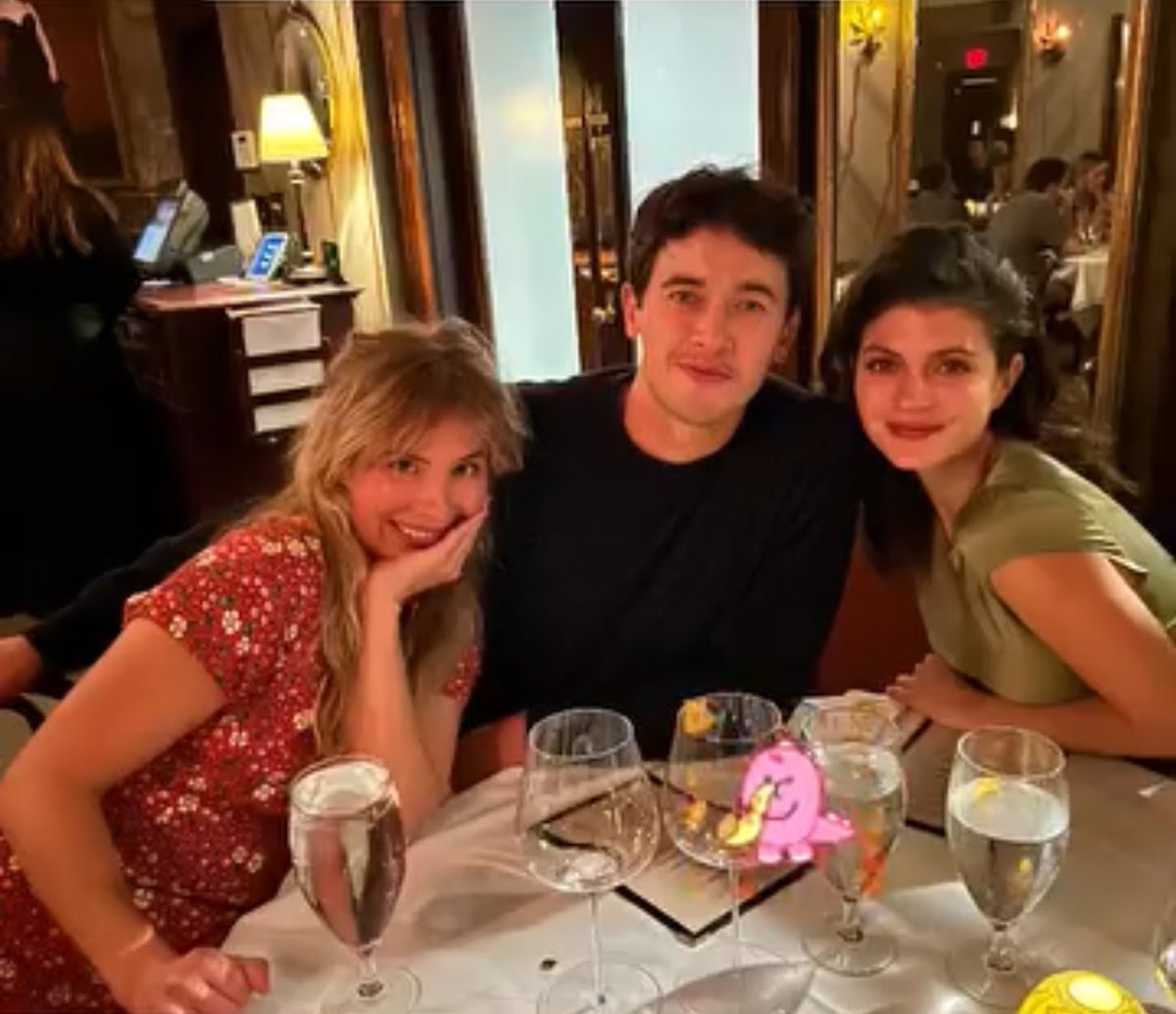 EMILY HENRY HAVING DINNER WITH HER ALEX AND POPPY. I SMILE SO WIDE.