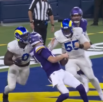 Dawg that ref had eye contact with Sam Darnolds head doing a 180 degree turn and said all good gang you got it