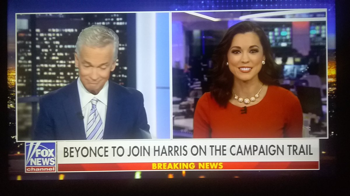 AndrewJohnDunn's tweet photo. @ChanleySPainter Happy Thursday its so great to see you absolutely stunning and very beautiful as always Thank You very much for your great report your the best part of @foxnewsnight @FoxNews #Legend #ThankYouChanley #FavoriteStar 
#Beautiful @ChanleySPainter 🥰💗🙏🏙 https://t.co/yE4O1i6CNX