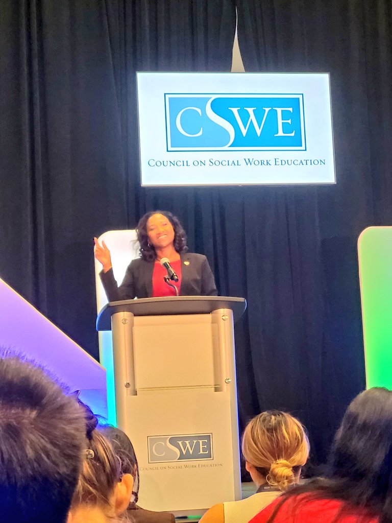realsocialwork's tweet image. @KansasCity Mayor Pro Tem @Ryana4KC welcomed the 70th @CSocialWorkEd APM guest to the city. #CSWE2024 #SocialWork