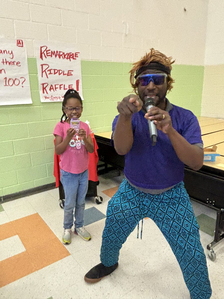 OakViewES's tweet photo. Oh What A Math Night! We had great Circus fun with math! Teachers created excellent games and make and take where parents worked together with their child on math skills.. #OVESMath @OakViewES  @IrisDow73711573 https://t.co/qbystISodC