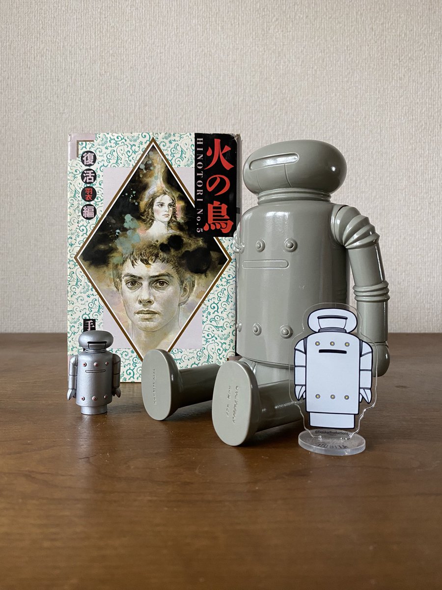 ロビタ 脚付き リンデン @lindentoy ロビタは元は人間で背景も顛末も