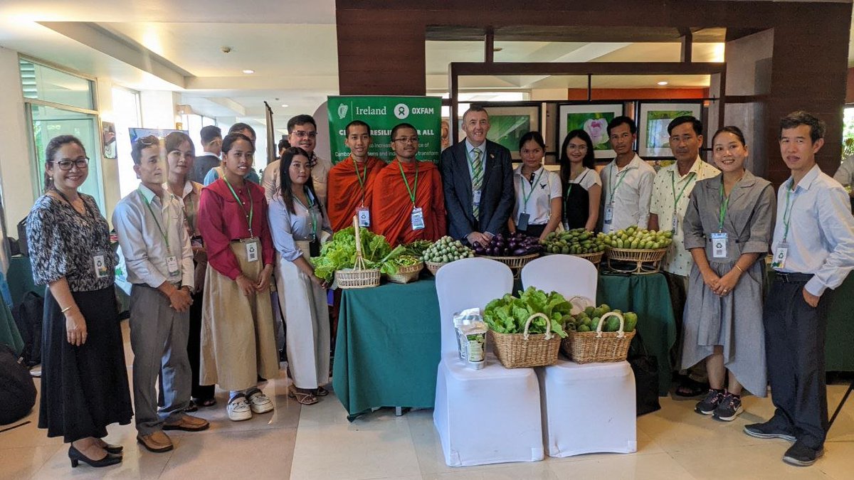 OxfamKH's tweet photo. #OxfamKH is pleased to co-sponsor the Cambodia #ClimateChange Forum 2024. We also hosted discussion sessions in the afternoon on “Promoting #CommunityResilience Through Community Own #RenewableEnergy and Climate Smart Agriculture.” Local farmers also showcased their products! https://t.co/MaLIG0KyFx