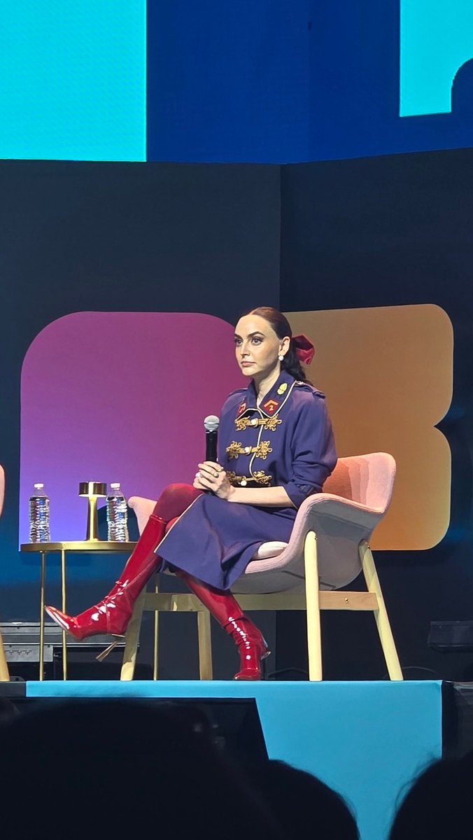 AlyRu1's tweet photo. Hablemos de Educación Summit Habla
-La gran @lorena_ochoa3a compartió su experiencia de vida
-Excepcional @malala sobre la Educación de las niñas en el mundo
-Altagracia Gómez habla de los planes para Educación Dual
-Esther Duflo, nobel de economía, acceso a la educación mundial https://t.co/OMucB40oSd