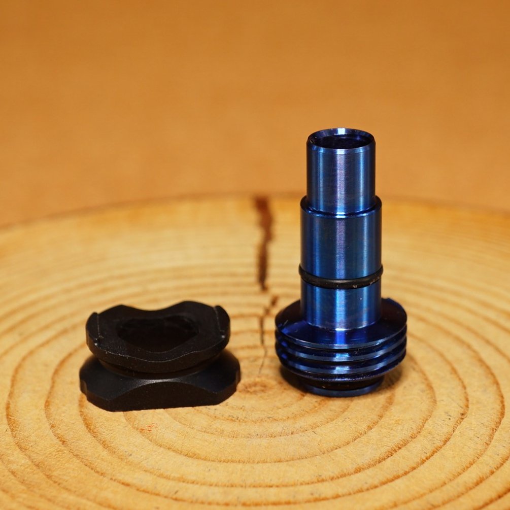 VAlphaline's tweet photo. Protocol Vape Tech｜Ridge Ti Blue RBA + Titan DL Ti Black Delrin Driptip + RDL Airflow pin kit 新品 入荷。国内外で入手困難の激レアアイテムセット(全て新品)です。是非お見逃しなく！DM大歓迎 #Ti #Blue #Ridge #RBA #Titan #Driptip #RDL #AFpin #Vape #vape好きな人と繋がりたい #vape放出 https://t.co/MIkXUriCpN