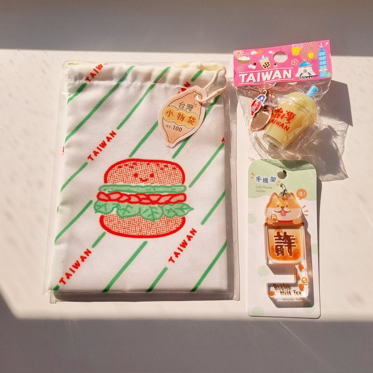 ✨️ℍ𝔸ℙℙ𝕐 𝕂𝕌𝔸ℕ𝔾ℍ𝔸ℕ 𝔻𝔸𝕐✨️
나눔 이벤트🥳

오는 10월 31일 광한이 생일을 맞아 소소한 🆁🆃이벤트를 준비했습니다 .ᐟ 

➰️ 대만에서 직접 사온 햄버거 파우치➕️허許(쉬)바 휴대폰 거치대 키링➕️타이완 밀크티 키링

➿️ 대만&amp;일본 간식 맛보기 랜덤팩

🔽타래로 이어집니다!