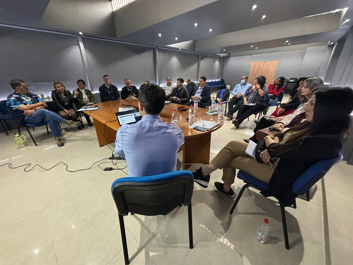 👥💪 Hoy destacamos la participación de nuestra Unidad de Género, Diversidad e Inclusión en la Comisión Regional de Equidad. Un espacio clave para fortalecer el trabajo intersectorial y avanzar juntos hacia una sociedad más inclusiva y justa 🌈🤝. <a href="/SeremiSalud_I/">Seremi Salud Tarapacá</a>