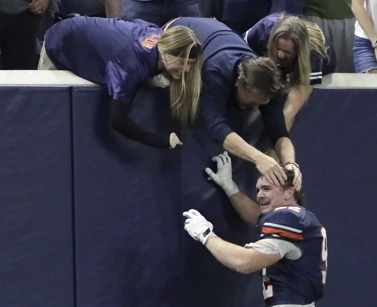SportsDayHS (@sportsdayhs) on Twitter photo Frisco Wakeland DL Austin Wilson forced a fumble at the goal line and then returned it for a touchdown to give <a href="/WakelandFTball/">Wakeland Wolverine Football</a> a walk-off 65-59 win in overtime over Lone Star 😱
Stats, story: dallasnews.com/high-school-sp…
More photos: dallasnews.com/high-school-sp…
#txhsfb Frisco Wakeland DL Austin Wilson forced a fumble at the goal line and then returned it for a touchdown to give <a href="/WakelandFTball/">Wakeland Wolverine Football</a> a walk-off 65-59 win in overtime over Lone Star 😱
Stats, story: dallasnews.com/high-school-sp…
More photos: dallasnews.com/high-school-sp…
#txhsfb