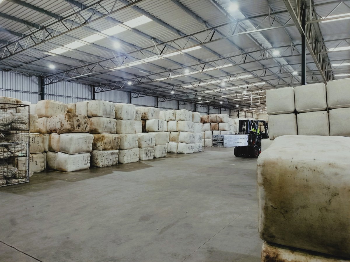 Yesterday, our students had an incredible day talking all things wool! From <a href="/WestcoastRural/">Westcoast Rural</a> 
 wool stores with Danny Burkett to talks by <a href="/laurajane_arm/">laura jane armstrong</a> on AWI marketing and <a href="/steve_noa/">Steve Noa</a> on TheMerinoPolo. Great insights into the wool supply chain! <a href="/woolinnovation/">Australian Wool Innovation</a> <a href="/MurdochUni/">Murdoch University</a>