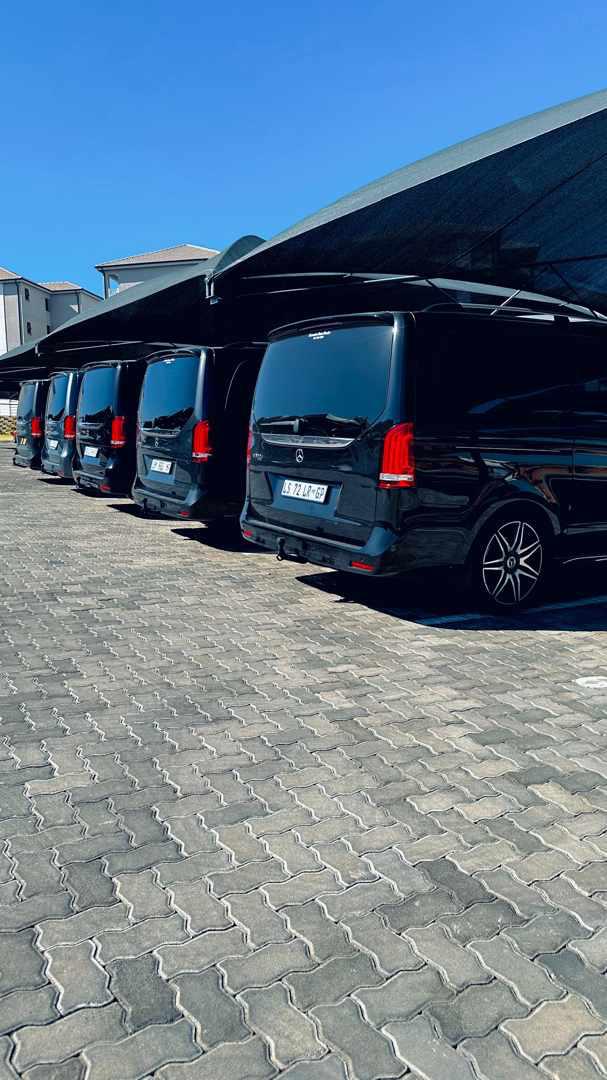 Tyrone__Mkansi's tweet image. We travel in Class and style across SA for our Premium clients available for hire self drive and with a professional driver,let's enjoy our holidays or private functions in style call me today 0799686958 or what's app me don't forget we also have small cars and H1 and 15 seater…