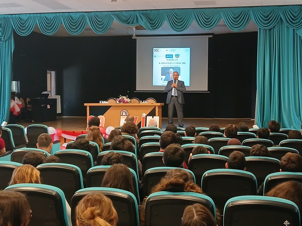 Sayın Kaymakamımız Ali CANDAN, Kariyer Günleri kapsamında Sakarya Anadolu Lisesi öğrencileriyle buluştular. Eğitim, kariyer ve iş hayatındaki tecrübelerini örneklerle ve anekdotlarla paylaşan Sayın Kaymakamımız öğrencilerimizden gelen soruları da cevapladılar.