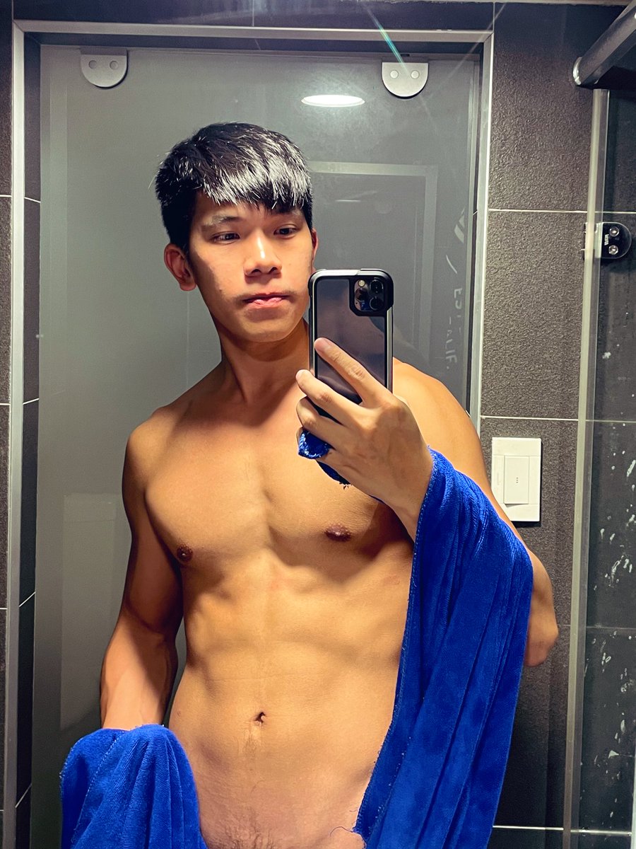 redhug93's tweet photo. 遊行會在路上討抱抱🌈
這3天大家晚上都去哪裡呢 https://t.co/KEUVKfunXF