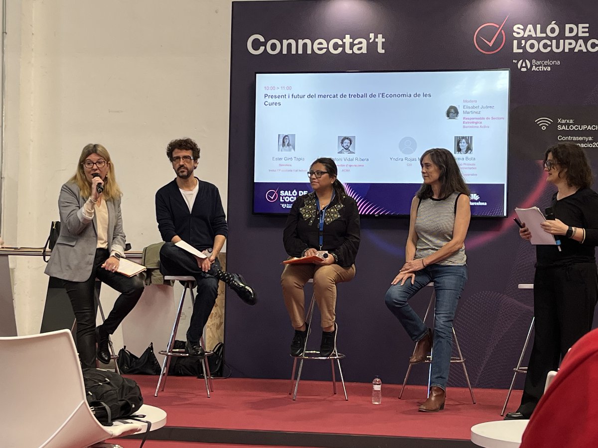 consorciedubcn's tweet photo. 🗨️2a jornada al @salocupacio amb el nostre espai informatiu de l'oferta d'estudis postobligatoris a BCN! Els centres #Be_pro han estat presents en les taules rodones dels sectors economia de cures, economia de l'esport i reconversió/reskilling al sector digital.
@barcelonactiva https://t.co/gUDgFHaPyN