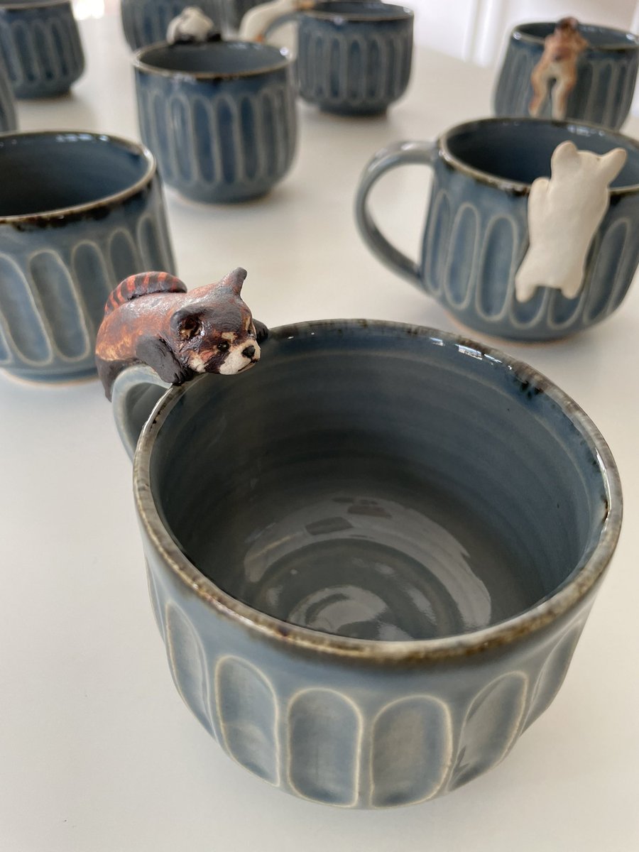 gt2y's tweet photo. ただいま設営中。

明日11時より始まります。

渡邉 貴子 個展「満ちたりた日々」
10月26日 (土) 〜 11月3日 (日)　
11:00〜18:00
GALLERY龍屋（愛知）

陶人形と陶器の展示販売。
創作スタジオユクリテの陶芸家「渡邉貴子」ギャラリー龍屋での２年ぶりの個展。
是非ご高覧ください。

#渡邉貴子個展 https://t.co/g2GGLbZkJa