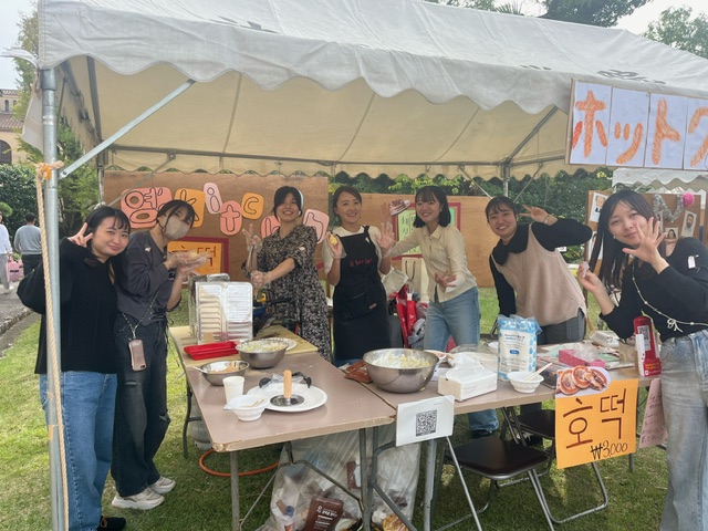 KC_sobun_1976's tweet image. 🩷Okadayama Festival 2024🩷
総合文化学科では川瀬ゼミ（プルうどん）、金田ゼミ（たまごせんべい）・河島ゼミ（ベビーカステラ）・朴ゼミ（ホットク）を出店しています✨
どのお店とても美味しいので明日もお越しいただく方は、ぜひお立ち寄りください👏
お待ちしております😊
＃神戸女学院
＃大学祭