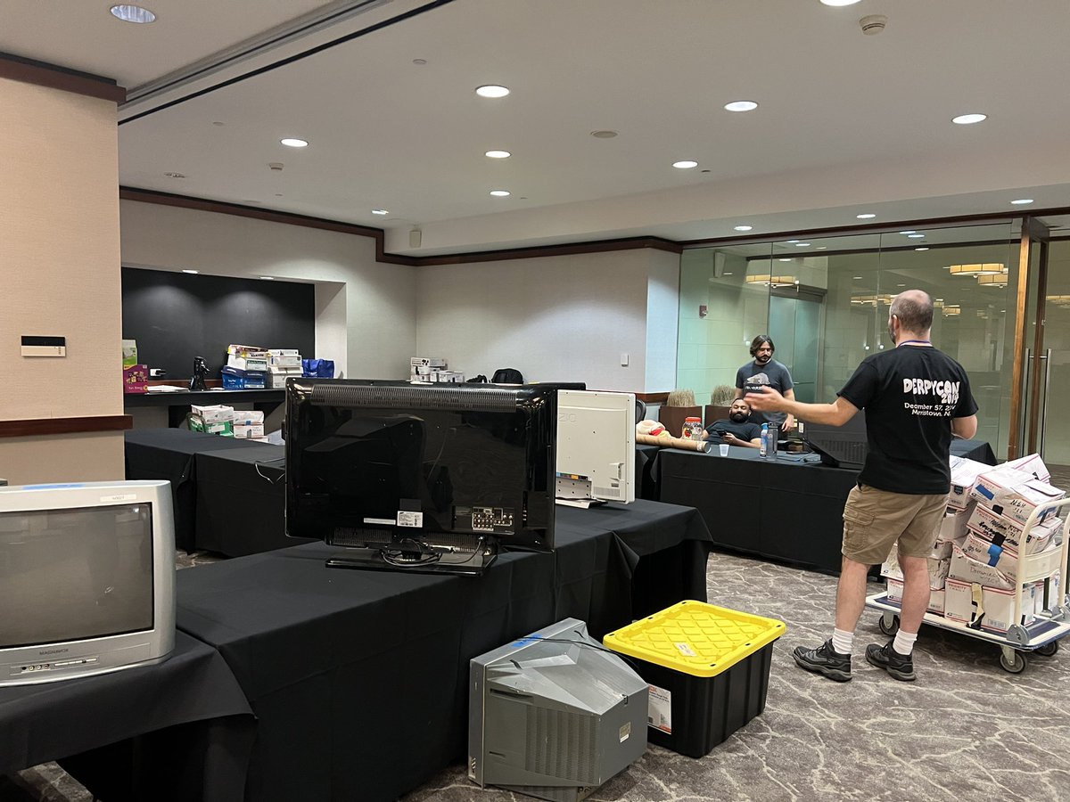 aVideoGameCon's tweet photo. We are getting the gaming set up for an exciting time at @DerpyCon 2024. Come join us for classic console games, @Origin_Of_Playโs competitive play & @SavePointMD for arcade fun! #derpycon #derpycon2024 #avgc #avideogamecon #originofplay #savepoint #newjersey #arcade #consoles https://t.co/l3ZFfOR9Cx