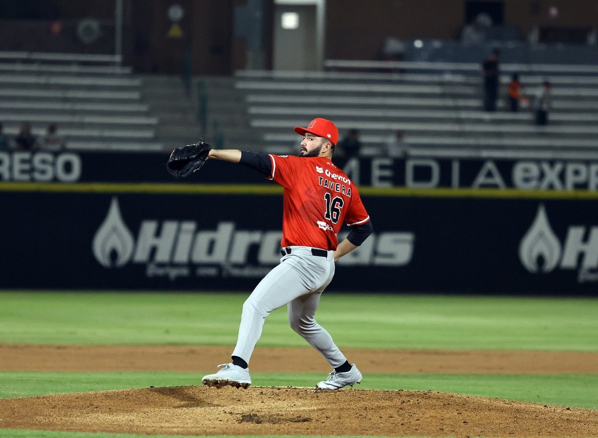 6️⃣ Entradas, 5️⃣ Ponches 🍫 y 1️⃣ hit 🔥 

Clase de juego que nos regalo hoy Carlos Tavera ⚾️🪓