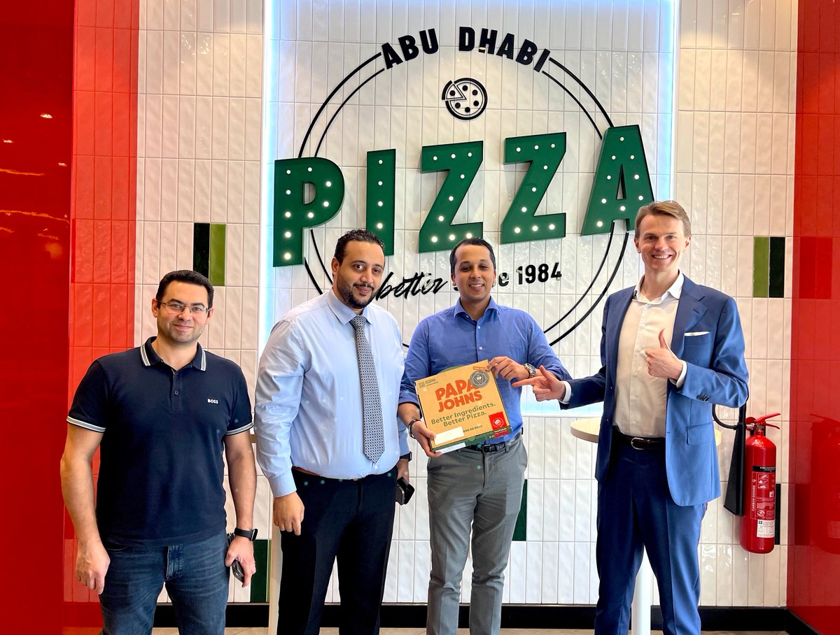 LoyaltyPlant's tweet photo. Last week, Papa Johns UAE hosted an exclusive event for Platinum Members in Dubai! 🌟 Attendees were the first to taste our new pizza flavor 📷 and shared feedback with the C-level team. Huge thanks to all who joined! 📷#PapaJohnsUAE  #LoyaltyProgram
@VasDiachenko https://t.co/JT9rERz2GW