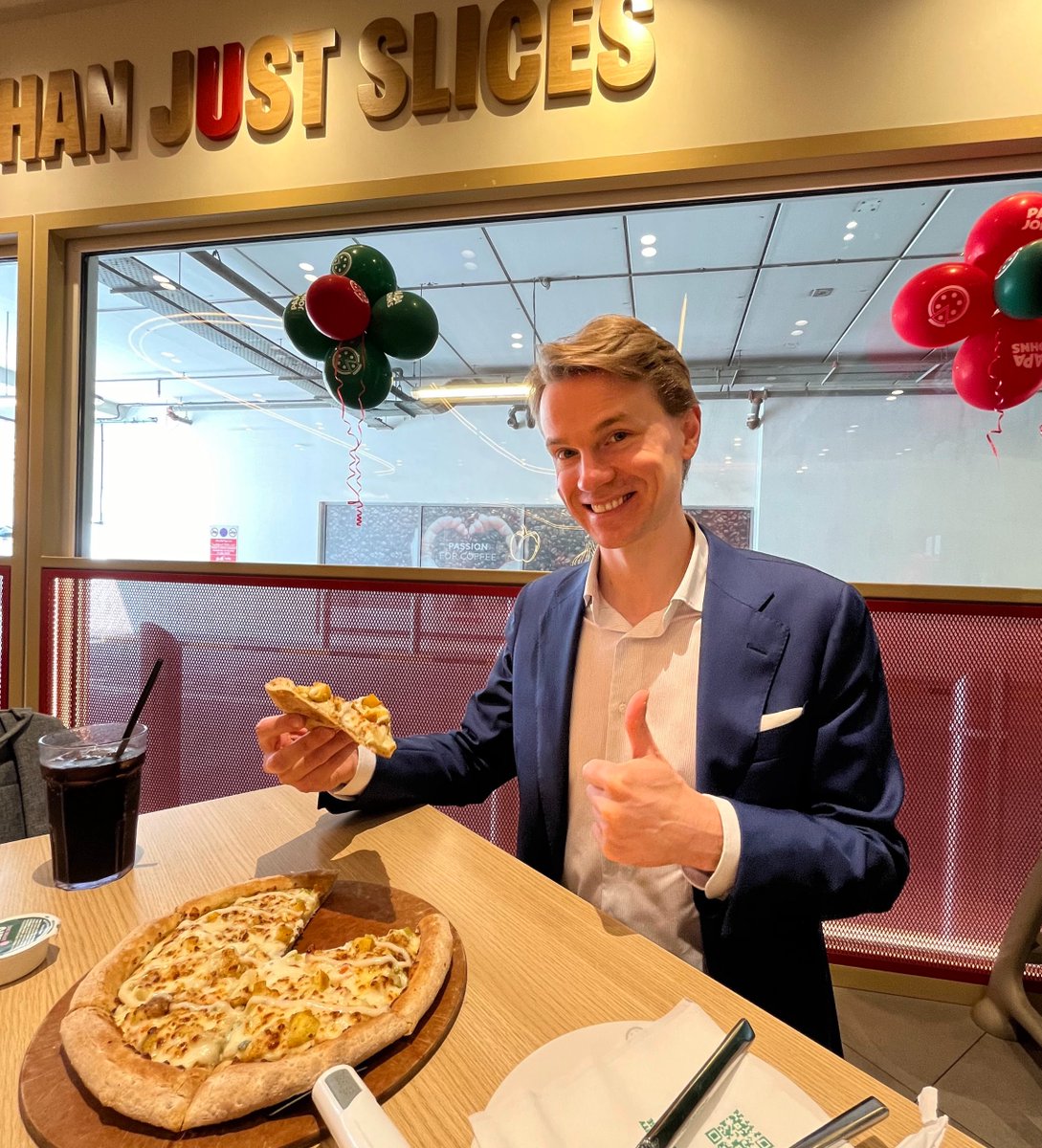 LoyaltyPlant's tweet photo. Last week, Papa Johns UAE hosted an exclusive event for Platinum Members in Dubai! 🌟 Attendees were the first to taste our new pizza flavor 📷 and shared feedback with the C-level team. Huge thanks to all who joined! 📷#PapaJohnsUAE  #LoyaltyProgram
@VasDiachenko https://t.co/JT9rERz2GW