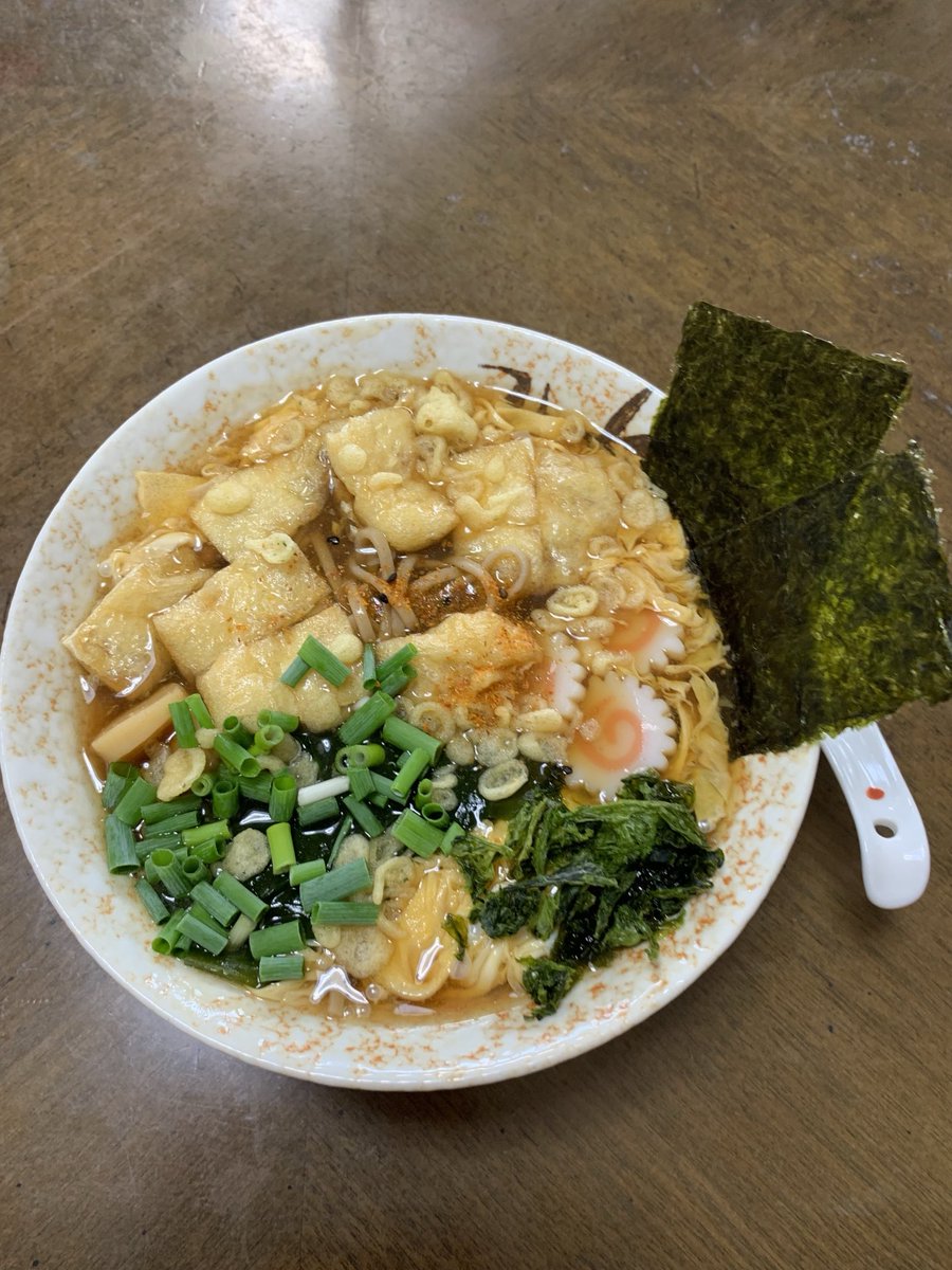 At3hrU's tweet photo. #Lunch ,#Ankake #Tamagotoji #Soba .
すこし涼しいので #餡掛け #玉子綴じ蕎麦
#狐 #たぬき #若芽 🍥 #海苔 #アオサ #青葱 🥚 https://t.co/KlV1IBk2SP