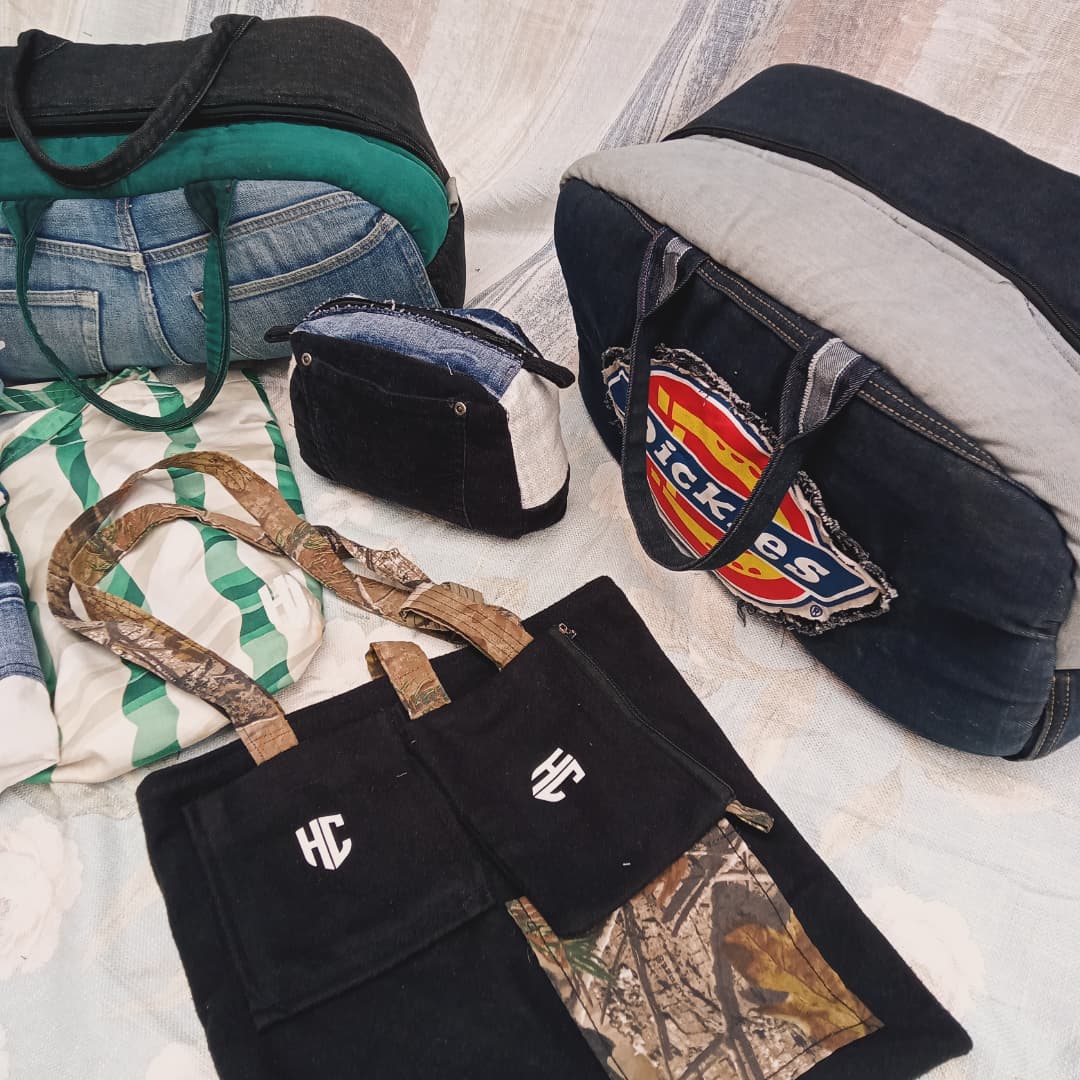 HerbertCarlos45's tweet photo. Upcycled denim bags. https://t.co/KVAzvYw0mp