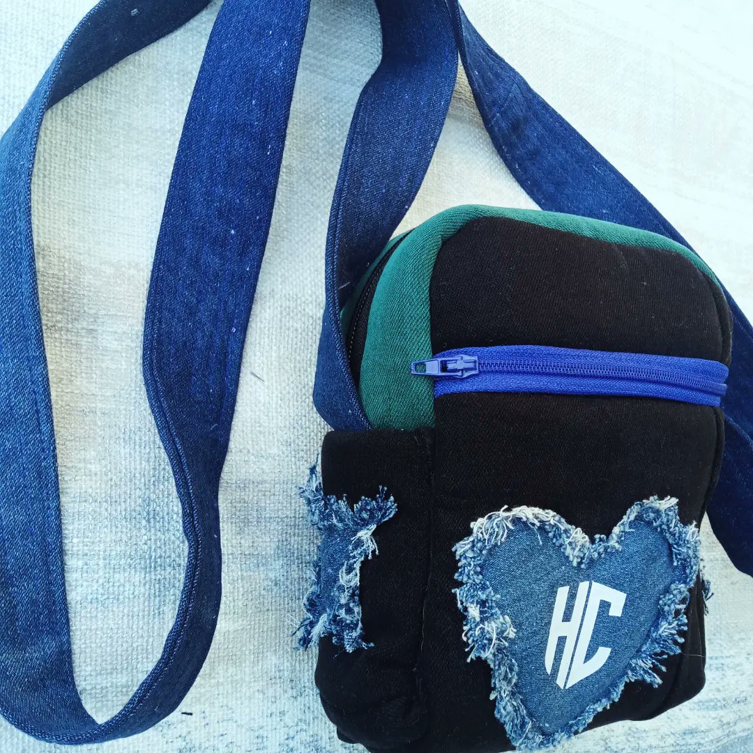 HerbertCarlos45's tweet photo. Upcycled denim bags. https://t.co/KVAzvYw0mp
