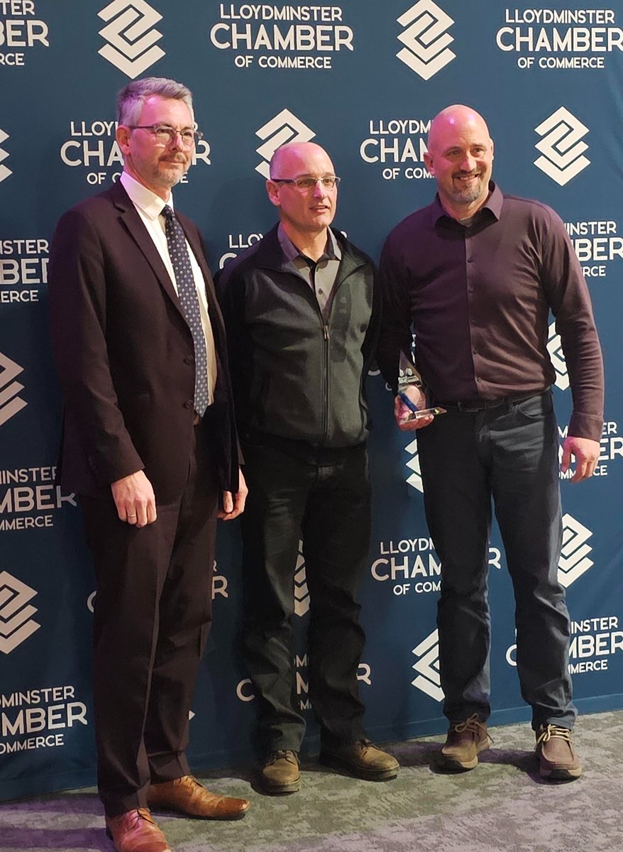 BralinTech's tweet photo. Bralin is a proud sponsor of the 𝓒𝓾𝓼𝓽𝓸𝓶𝓮𝓻 𝓢𝓮𝓻𝓿𝓲𝓬𝓮 𝓐𝔀𝓪𝓻𝓭 at the @LloydChamber Business Excellence Awards that were held last night.
🏆 Congratulations to @RD_Plumbing on winning the 2024 Customer Service Award! https://t.co/liDDyqFNEg