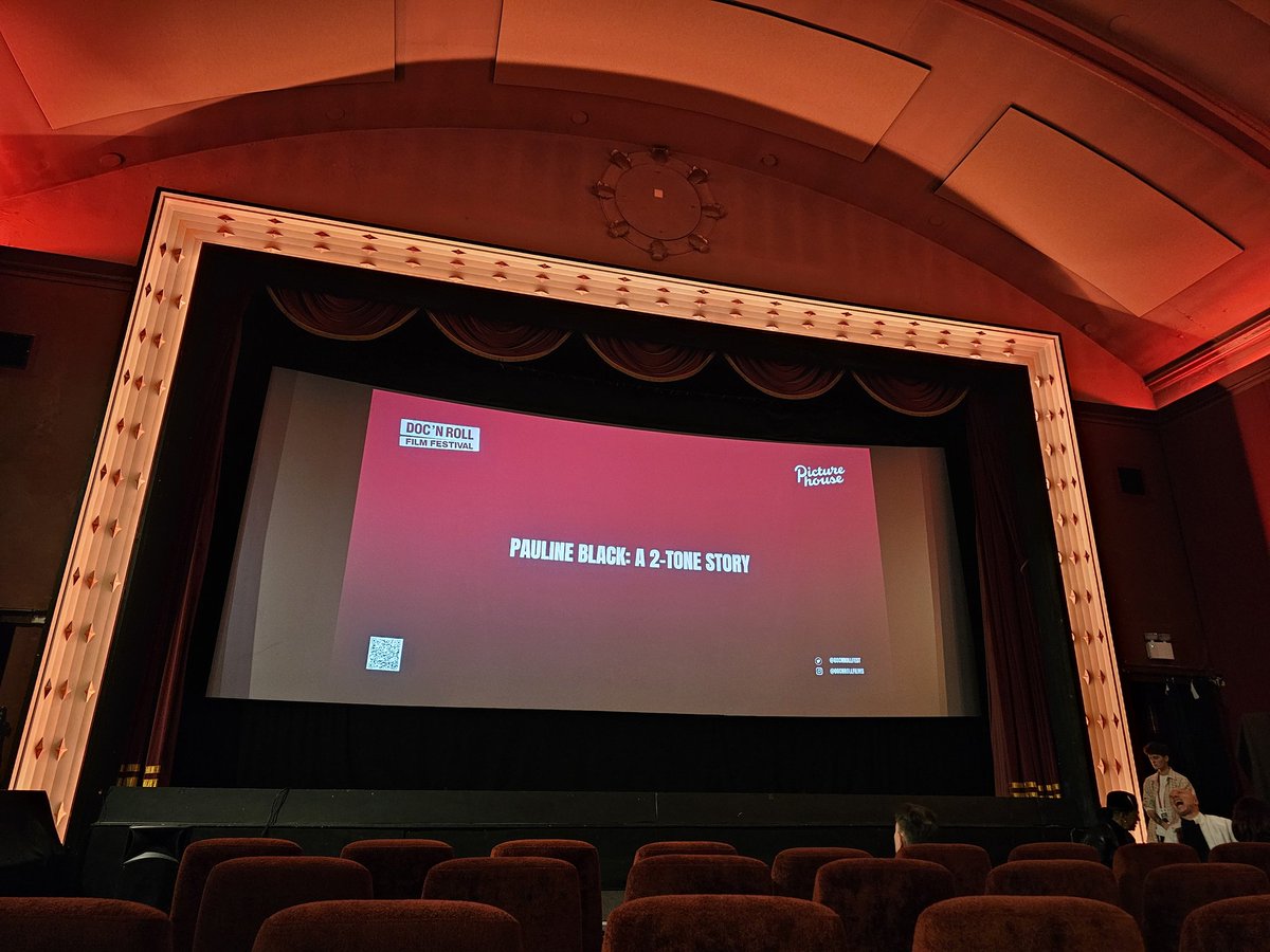 bazley10's tweet photo. Great Night @DukeofYorks #Brighton watching @paulineblackOBE #TwoTone @docnrollfest A fantastic piece of work👏👏 Well done @janemingay &amp; everyone involved it's a must see documentary 🖤🤍
https://t.co/KFhNDBtTGX 🎬 https://t.co/jyLitt9zFU