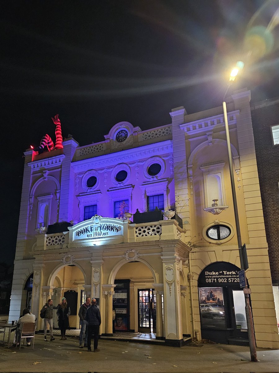 bazley10's tweet photo. Great Night @DukeofYorks #Brighton watching @paulineblackOBE #TwoTone @docnrollfest A fantastic piece of work👏👏 Well done @janemingay &amp; everyone involved it's a must see documentary 🖤🤍
https://t.co/KFhNDBtTGX 🎬 https://t.co/jyLitt9zFU