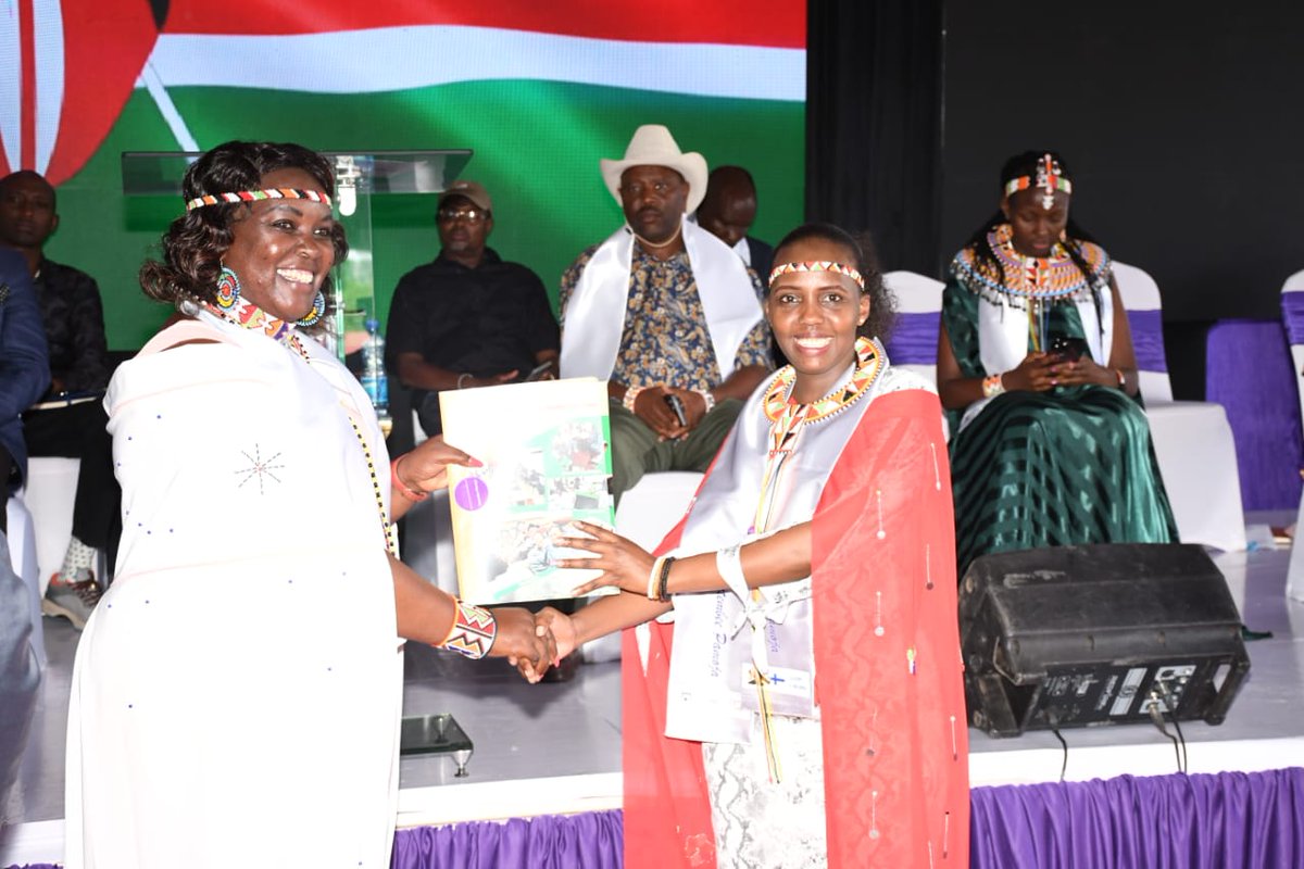 Michelle Ell tweet media