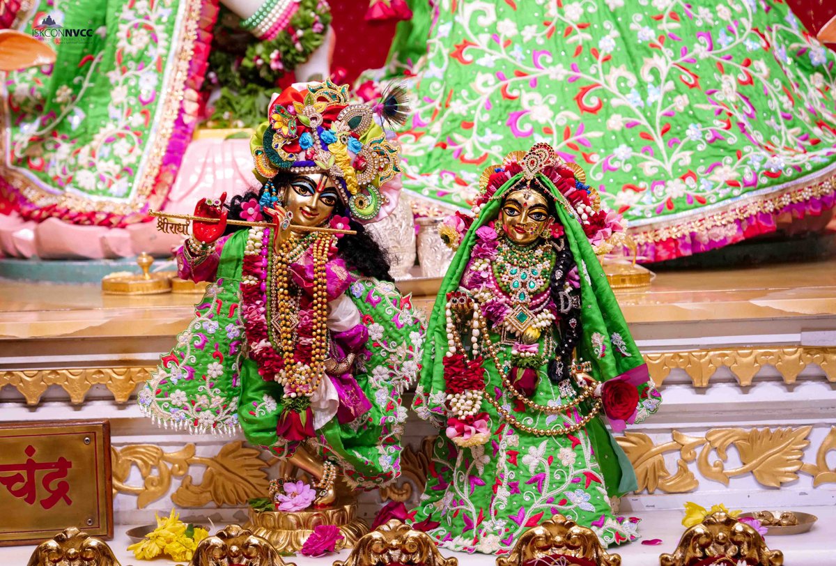 ISKCONPune's tweet photo. 🙏🏽Today's Darshan 📿 🗓25-10-2024🙏
🌷Sri Sri Radhavrindavanchandra🌷
🚩@ISKCONNVCCPune🚩
.
.
#Kartik #OfferDiyaToKrishna #KartikMonth
#Kartik2024 #DamodarMaas #Kartikmonth
#ISKCONNVCC #ISKCONPune #ISKCONNVCCPune #ISKCON #25thoctober #25thoctober2024 #Friday
#Harinaamsankirtan https://t.co/1AURkGitq9