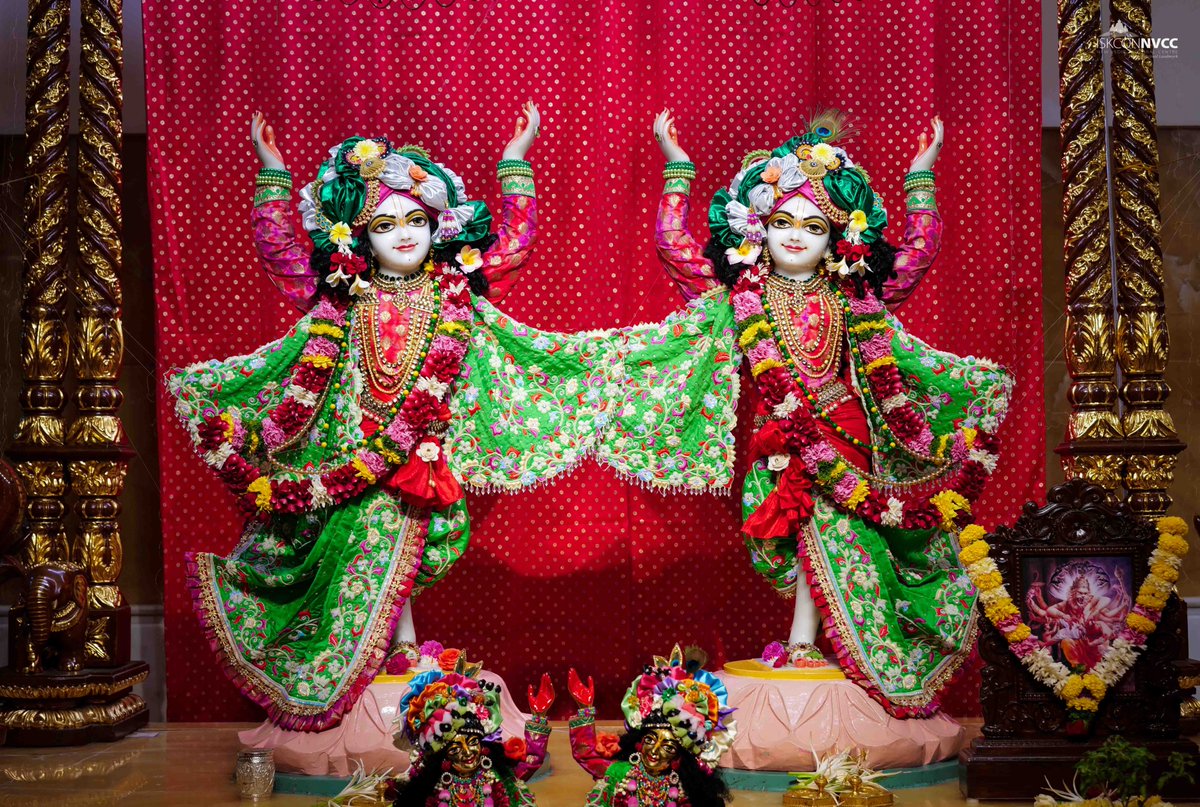 ISKCONPune's tweet photo. 🙏🏽Today's Darshan 📿 🗓25-10-2024🙏
🌷Sri Sri Gaur Nitai🌷
🚩@ISKCONNVCCPune🚩
.
.
#Kartik #OfferDiyaToKrishna #KartikMonth
#Kartik2024 #DamodarMaas #Kartikmonth
#ISKCONNVCC #ISKCONPune #ISKCONNVCCPune #ISKCON #25thoctober #25thoctober2024 #Friday
#Harinaamsankirtan https://t.co/IRnB2cjW40