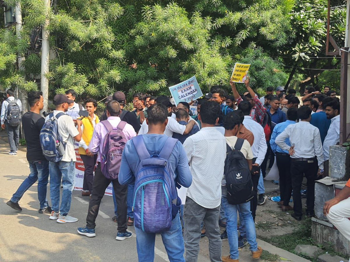 BhartiParikshaN's tweet image. लखनऊ के  यूपी ट्रिपल एससी से पीड़ित अभ्यर्थी घर से निकलकर पिकप भवन पहुंचने का प्रयास करें
#UPSSSC_Release_exam_calander 
#UPSSSC