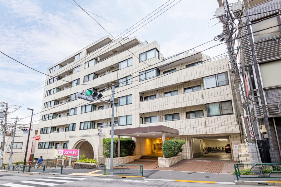 JpnRealtySTARTS's tweet image. Coner room  2BR 4mins. walk to #Nezu  station #Tokyo
Price: JPY 116.9 M ≒ USD 780.7 K ≒ EUR 718.8 K
Structure: RCS
Built: 1983
Size:  89.60 sqm / 964.44sf
#renovation #realestate #property #Japan #sale
starts.co.jp/kaigai/lp/en/