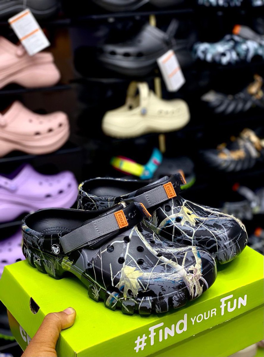 Naheematullah22's tweet image. I sell quality crocs, please buy from me