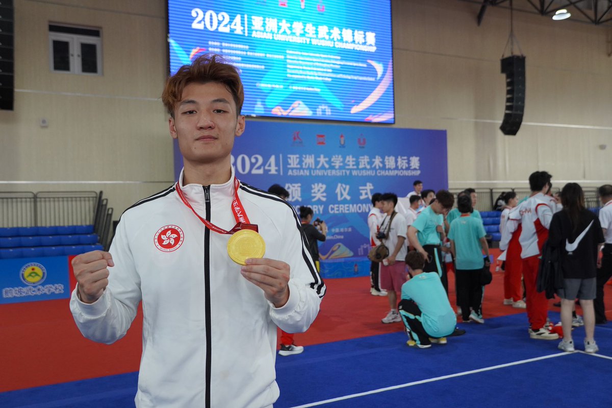HKPolyUENGL's tweet photo. 🏅Exceptional achievements by our #BAEAL Yr 2 student, Leung Yu Hong, for winning a gold medal at the #AUSF 1st Asian University Wushu Championship🥋. He thanked #PolyU's simultaneous support of students' athletic careers & academic excellence for his success. #PolyUstudent https://t.co/xunWym8hWT