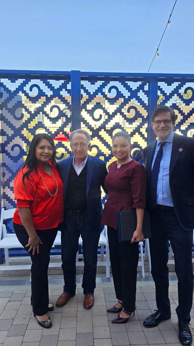estelamata's tweet photo. I attended the celebration of #SB537 at @LAPlazaLA commemorating the 1930s Mexican Repatriation Acts. Attendees included @MayorOfLA, @SenJoshBecker, @SenMariaEDurazo @SenGonzalez_33, @CapitalCabrera @claudiagonzalez
The bill funds a memorial for deported Mexican Americans. https://t.co/z6M75Sgesr