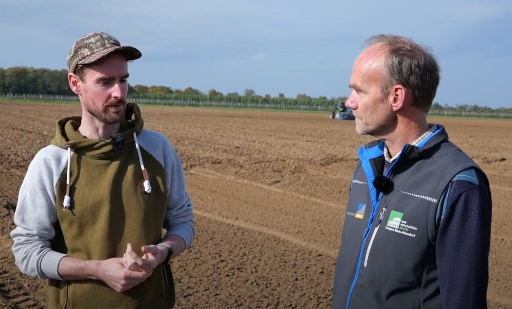 Wheat Initiative (@wheatinitiative) on Twitter photo Lovely Friday Video!
Ralf Pude Professor of Renewable Resources <a href="/UniBonn/">Rheinische Friedrich-Wilhelms-Universität Bonn</a> and Scientific Director at Klein-Altendorf Campus gives interview around wheat trial featuring 19 historical and modern varieties.
(switch on subtitels and autotranslate)
youtube.com/watch?v=NBXq3u… Lovely Friday Video!
Ralf Pude Professor of Renewable Resources <a href="/UniBonn/">Rheinische Friedrich-Wilhelms-Universität Bonn</a> and Scientific Director at Klein-Altendorf Campus gives interview around wheat trial featuring 19 historical and modern varieties.
(switch on subtitels and autotranslate)
youtube.com/watch?v=NBXq3u…