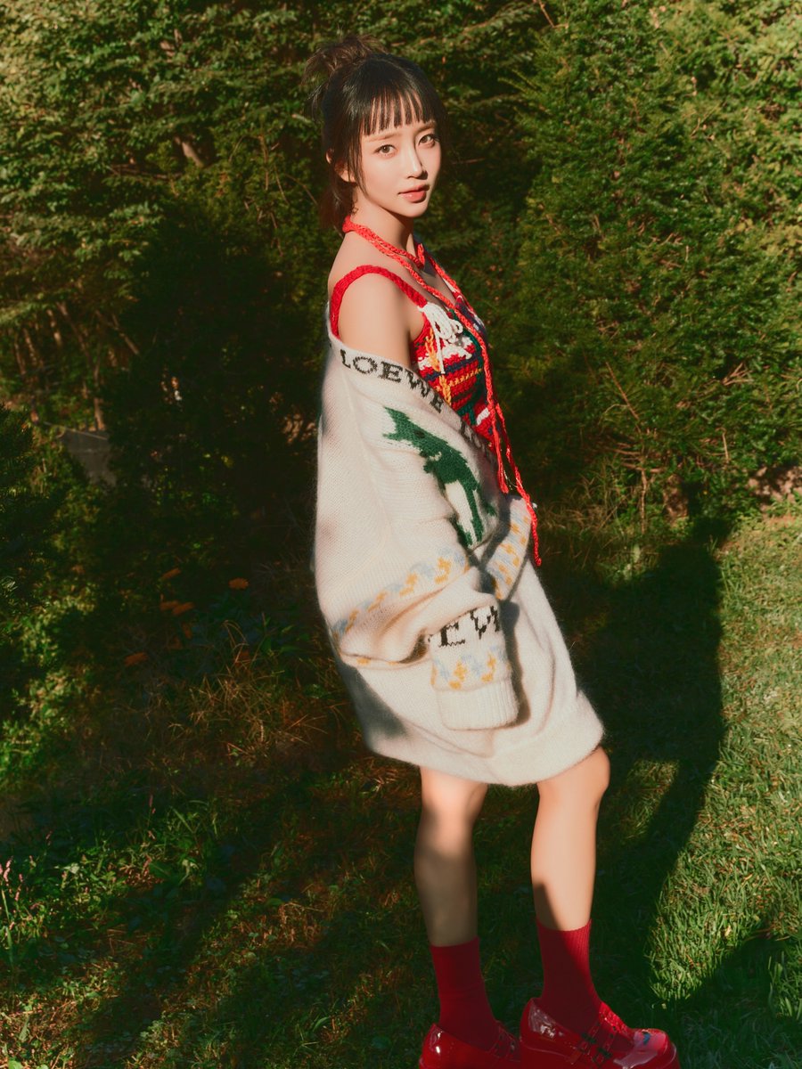 STAYC_official's tweet photo. STAYC Digital Single
[ …l ]

Concept Photo #Reset

Release
2024.10.30 WED 6PM (KST)

#STAYC #스테이씨
#Sumin #수민
#dotdotdot #GPT https://t.co/IxFBn7c82Q