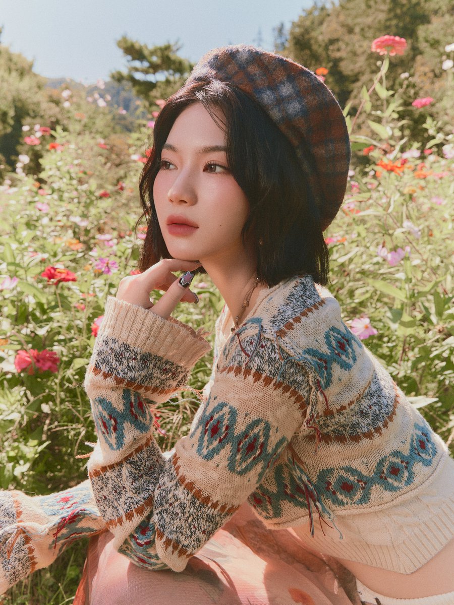 STAYC_official's tweet photo. STAYC Digital Single
[ …l ]

Concept Photo #Reset

Release
2024.10.30 WED 6PM (KST)

#STAYC #스테이씨
#ISA #아이사
#dotdotdot #GPT https://t.co/do3aRtcM75