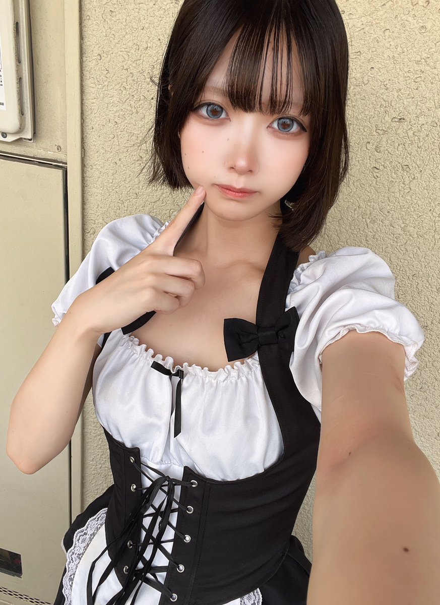 まな tweet media