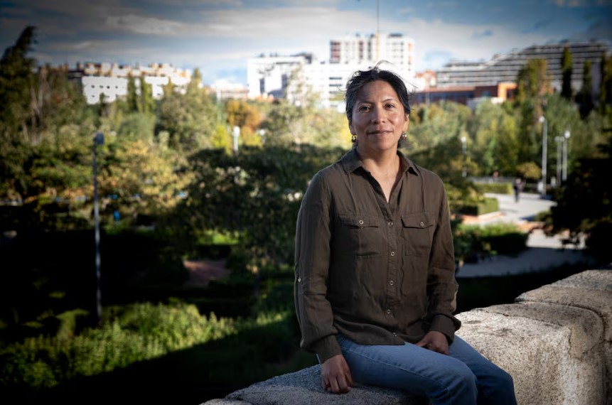 While in Madrid, <a href="/PBI_Mexico/">Peace Brigades International-México</a> accompanied Indigenous Purépecha defender María Eugenia Gabriel Ruiz from <a href="/redsolidariaDH/">Red Solidaria de Derechos Humanos</a> was interviewed by <a href="/el_pais/">EL PAÍS</a>.  Excerpts from that article about avocados and mining, and how that relates to Canada, at: pbicanada.org/2024/10/25/pbi… #PBIaccompanies