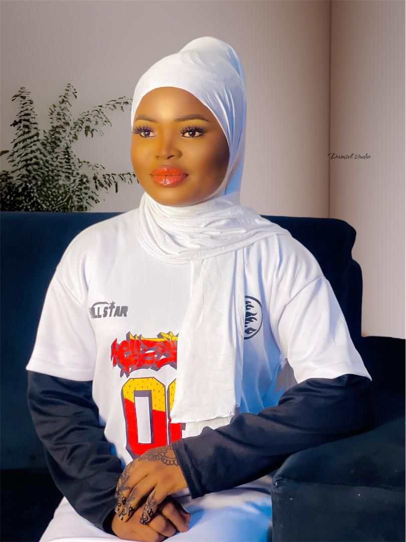 Onlyhim51's tweet image. Happy birthday 🎂 🥳 🎉 🎈 🎁 to you 💓 💗 💘 😻 
I wish you many more of it with good health and more wealth Igba Odun Odun kan ni,Warafanau Mon kana Aliyah 💖 😢 😊 😅 😄. Aamin.