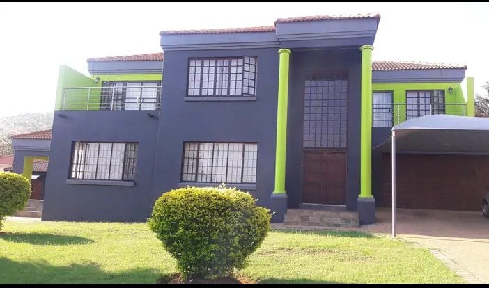 Property_PTA's tweet image. A beautiful  double story house to rent in Amandasig Pretoria north 

R25 000 rental 

Features 

Ground floor 

Kitchen fitted 
Scullery
Family room 
Dinning area 
guest toilet 
Bathroom 

Upstairs area

3 bedroom fitted 
Ensuite with  shower 
Bijama Lounge 
Toilet area