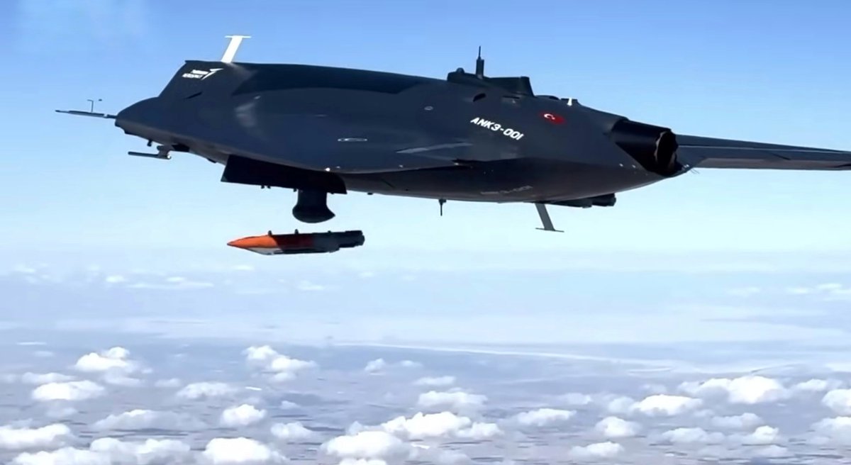 Ey Türk! Üstte mavi gök çökmedikçe, altta yağız yer delinmedikçe, senin ilini ve töreni kim bozabilir?" 🇹🇷
Hayırlı cumalar.