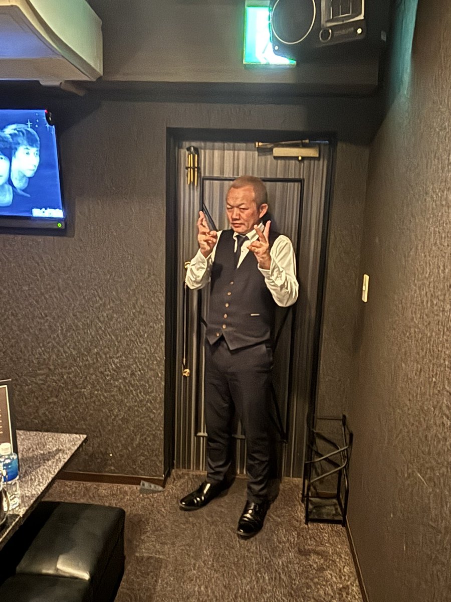 azami999's tweet image. ハロウィン🎃用にブリーチしたのだが、求人向けの撮影があったけど、かなり，取り直しした💦表情が硬くてカメラマンの方を困らせてしまった😢