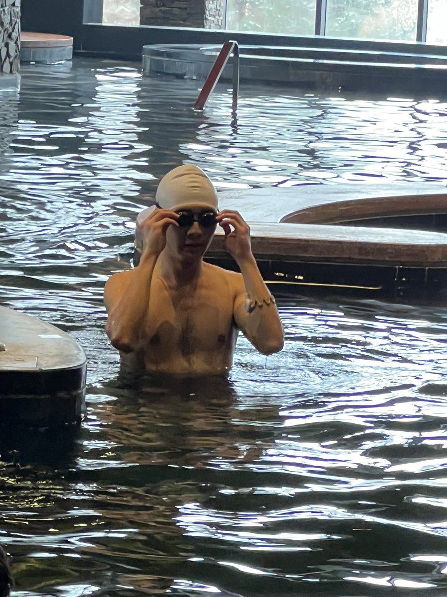 发二维码二次跳转链接的 发app获取通讯录的 上来要v你一百八十的各位老爷们们 别来了 行吗 怎么现在行骗都上x了 x上的男的有那么好骗吗 不理解 一万个不理解 小美请火速联系我 笔芯❤️