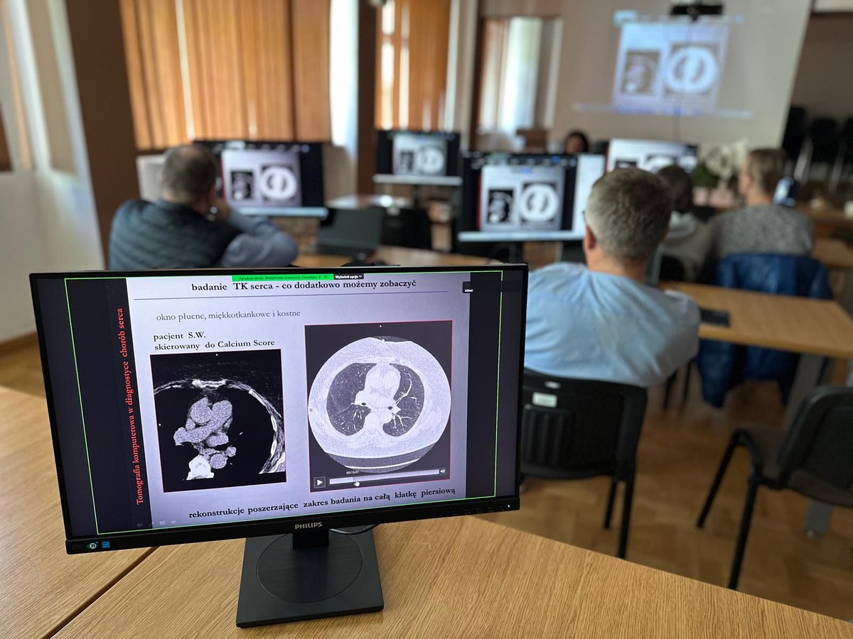 SimHub_'s tweet photo. 📣 Last week we launched another two in a series of cardiac CT workshops dedicated to interventional cardiologists, nurses and XA technicians!
Training is organized by Foundation Clinical Research Center in collaboration with @SiemensHealth, @Philips and @Hemolens
#SimHub #CT https://t.co/fCBclqs0mf